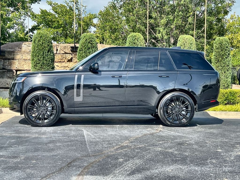 New 2026 Land Rover Range Rover SE SUV