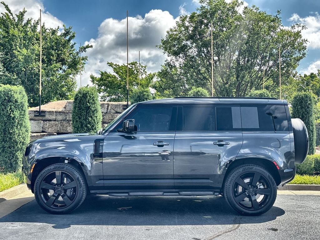New 2026 Land Rover Defender 110 400PS X-Dynamic SE SUV