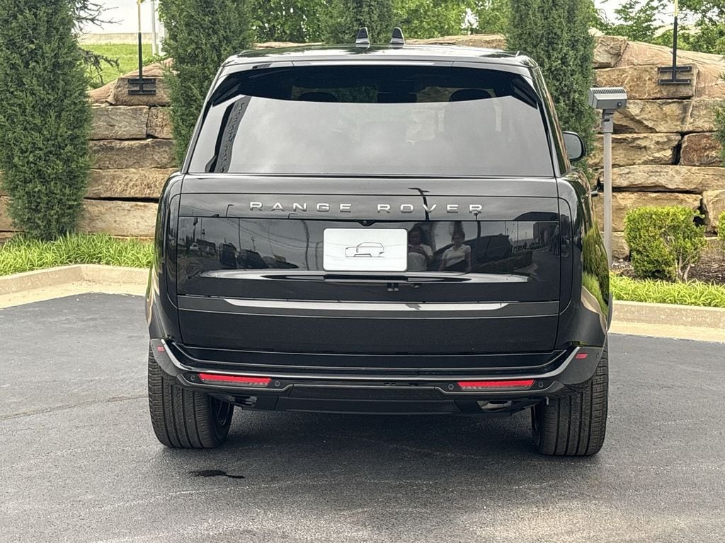 New 2026 Land Rover Range Rover SE SUV