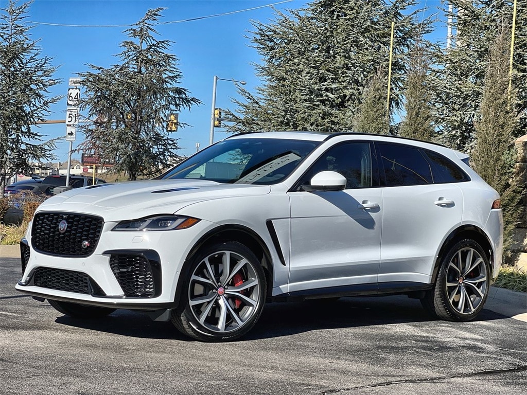 2023 Jaguar F-Pace SVR's photo