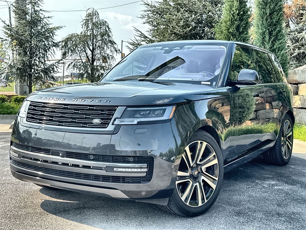 2023 Land Rover Range Rover SE's photo