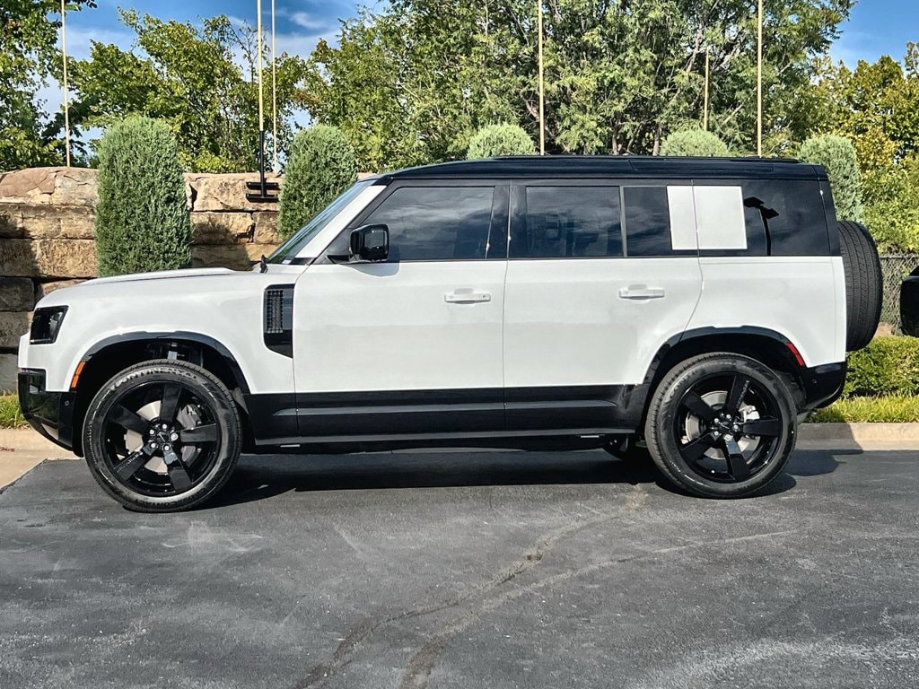 Used 2026 Land Rover Defender 110 X-Dynamic SE SUV
