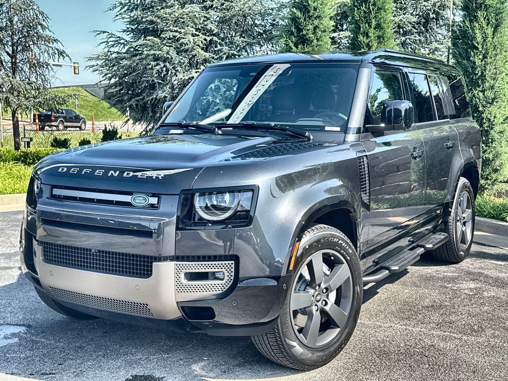 2025 Land Rover Defender 130 X-Dynamic SE