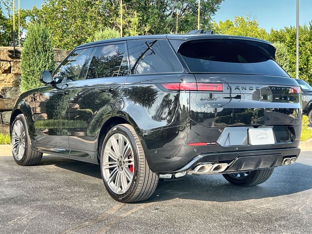 New 2026 Land Rover Range Rover Sport Dynamic SE SUV