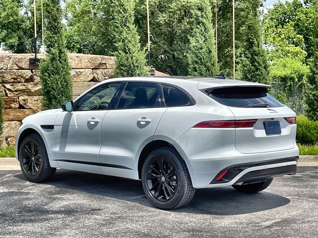 2025 Jaguar F-PACE P250 photo 3