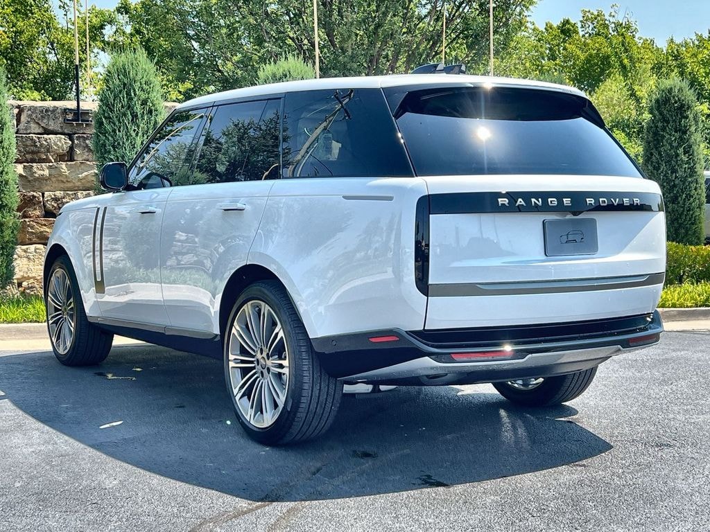 New 2026 Land Rover Range Rover SE SUV