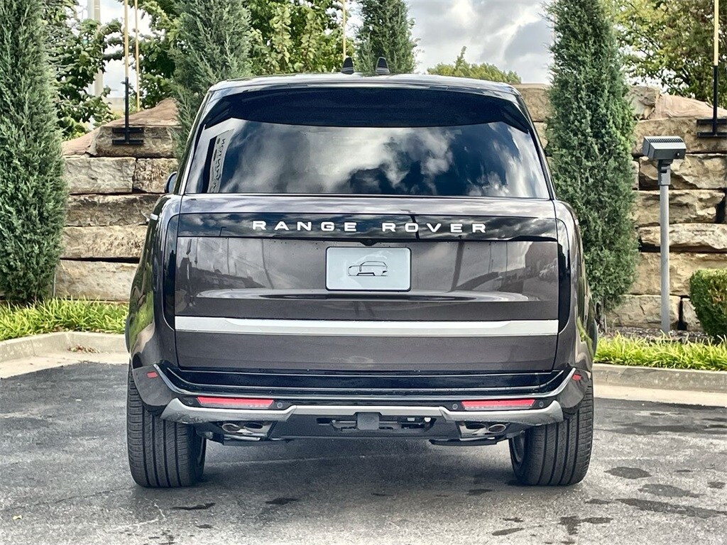 2025 Land Rover Range Rover Autobiography photo 3