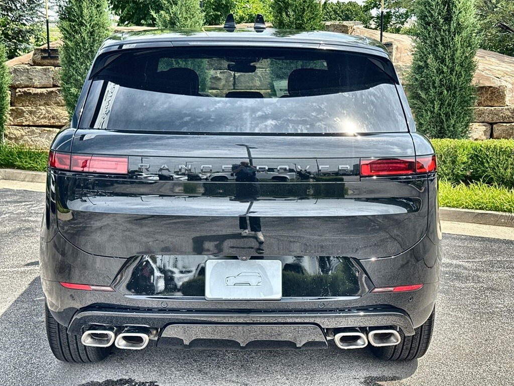 2025 Land Rover Range Rover Sport SE photo 4