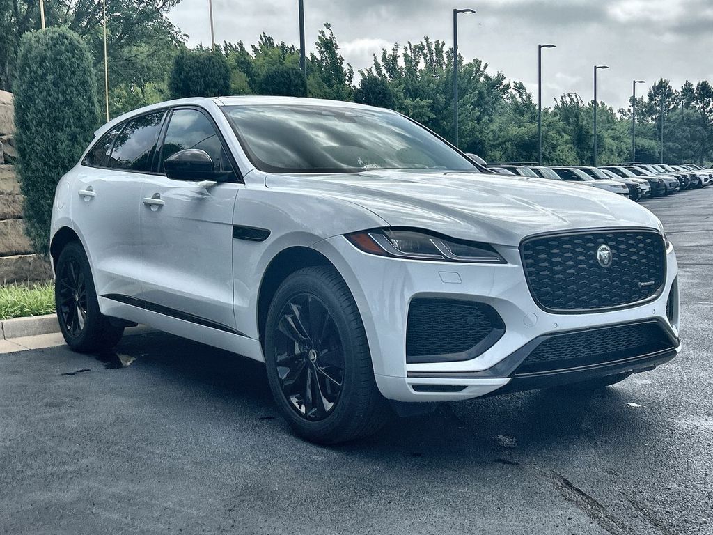 2025 Jaguar F-PACE R-Dynamic S - Photo 7