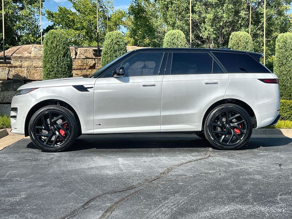 New 2026 Land Rover Range Rover Sport Dynamic SE SUV