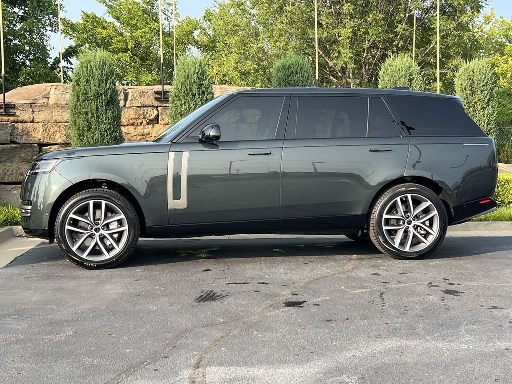 New 2026 Land Rover Range Rover SE SUV