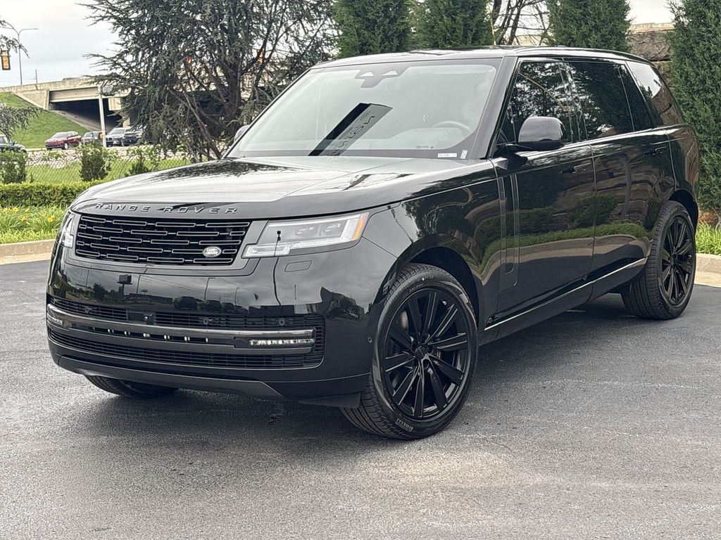 2026 Land Rover Range Rover 3.0 SE LWB 7's photo