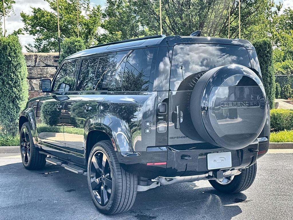 New 2026 Land Rover Defender 110 400PS X-Dynamic SE SUV