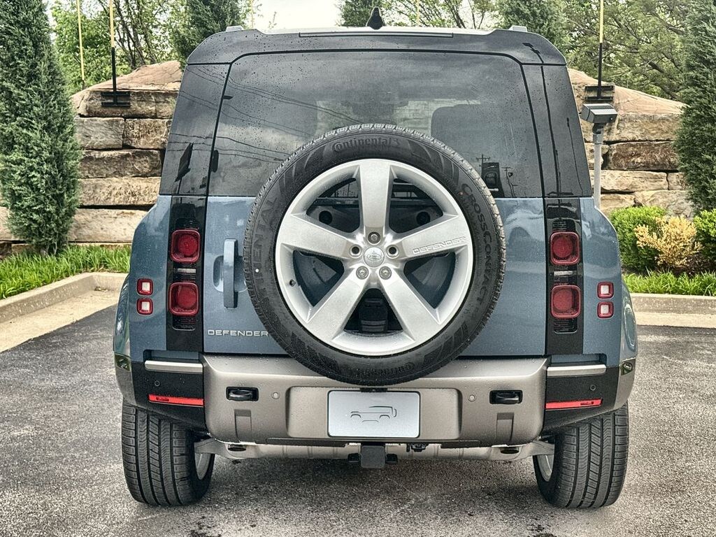 Used 2025 Land Rover Defender 110 X-Dynamic SE SUV