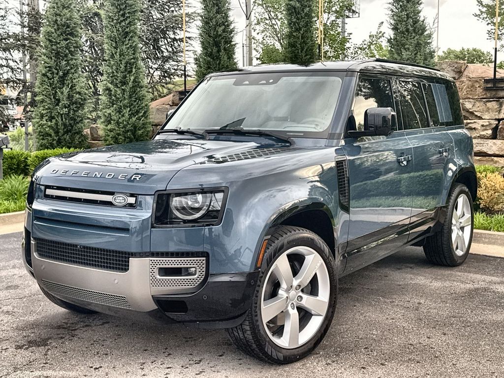 2025 Land Rover Defender 110 X-Dynamic SE P400's photo