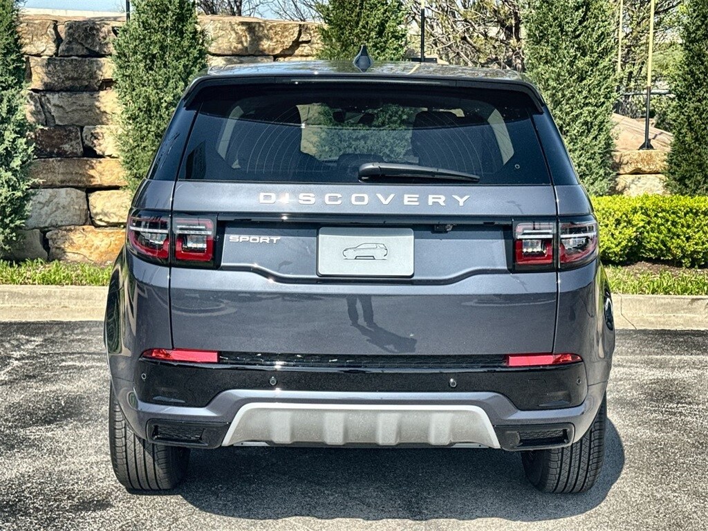 2025 Land Rover Discovery Sport S photo 4