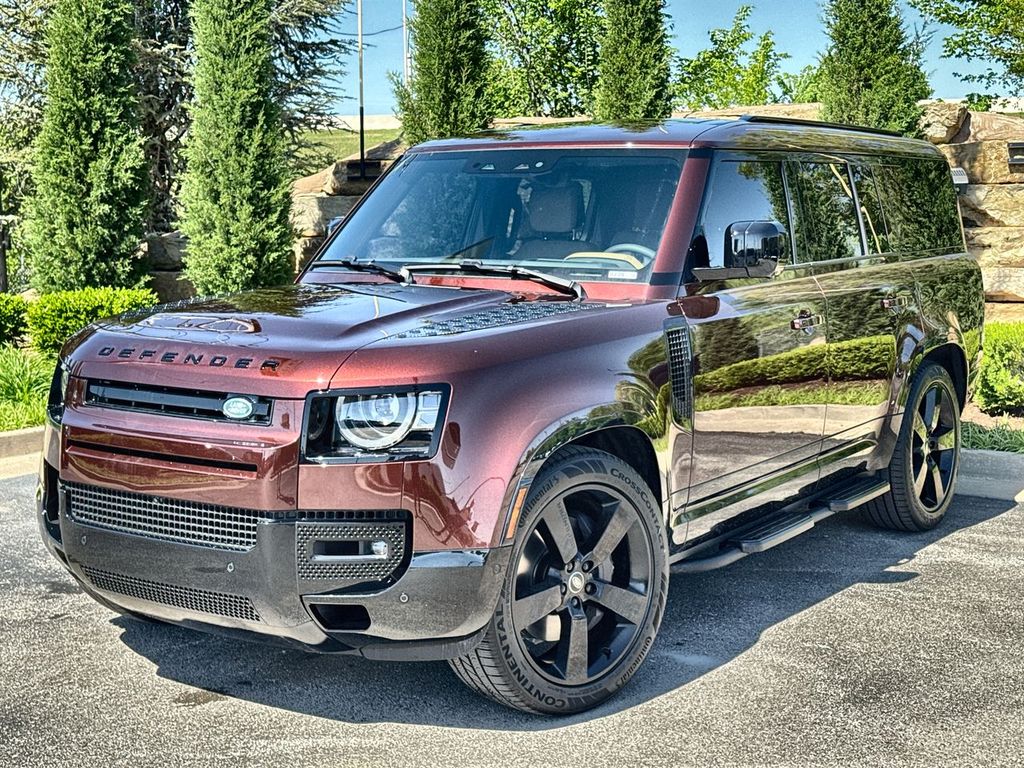 2025 Land Rover Defender 130 X-Dynamic SE