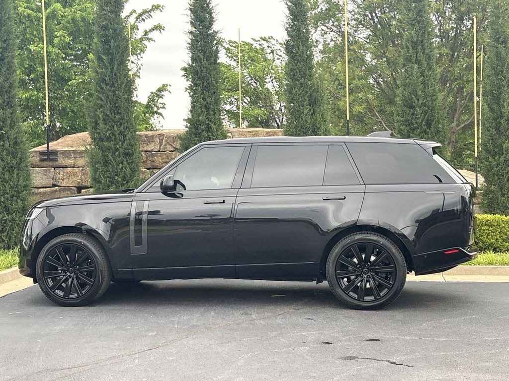 New 2026 Land Rover Range Rover SE SUV