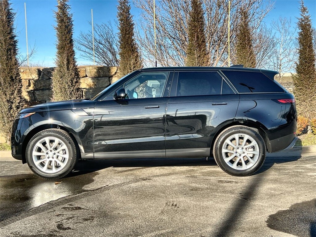 2025 Land Rover Range Rover Sport photo 2