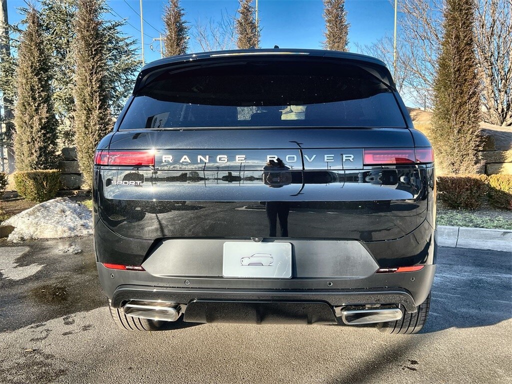 2025 Land Rover Range Rover Sport photo 4