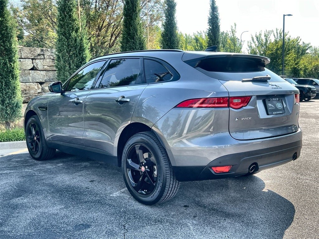 2020 Jaguar F-PACE Premium photo 3
