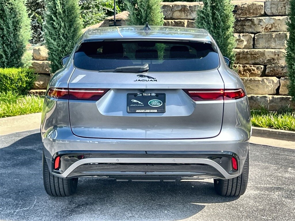 2025 Jaguar F-PACE P250 R-Sport photo 3