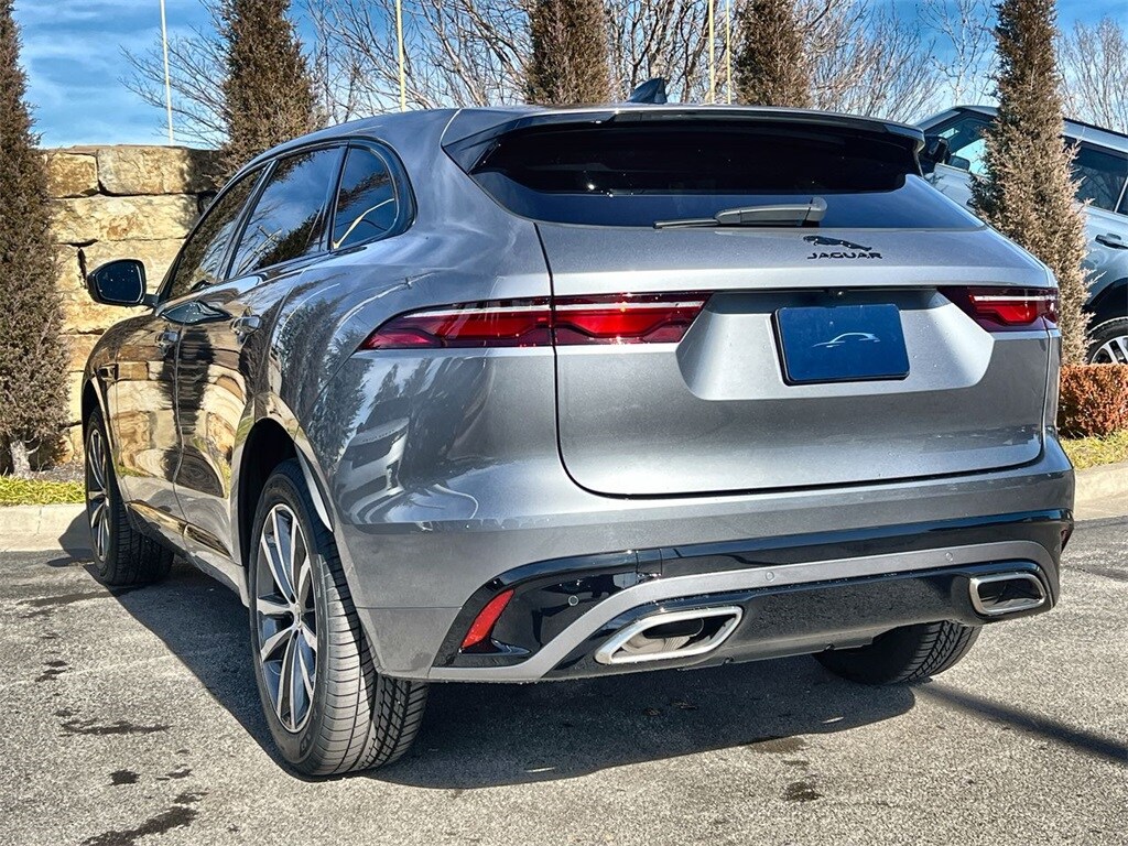 2025 Jaguar F-PACE P400 R-Dynamic S photo 3