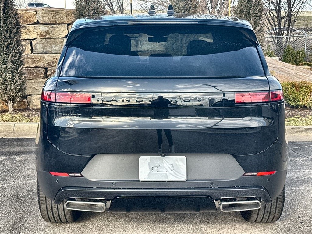 2025 Land Rover Range Rover Sport SE photo 4