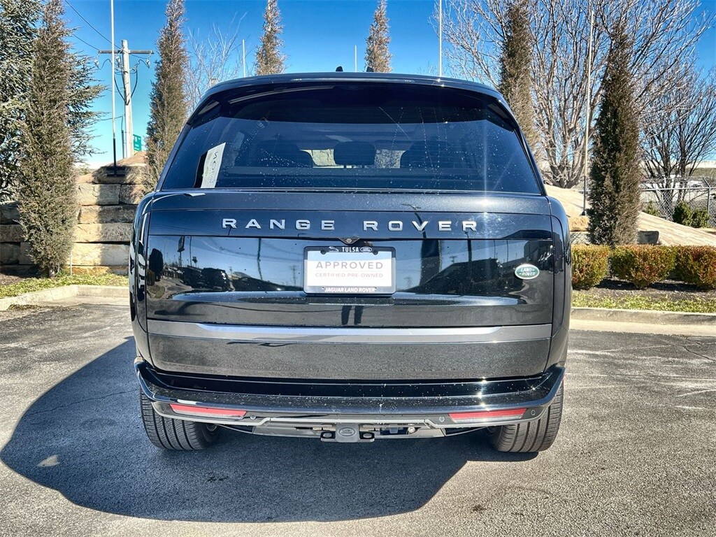 2023 Land Rover Range Rover SE photo 4