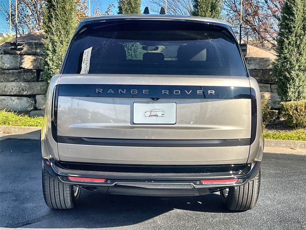 New 2025 Land Rover Range Rover SE SUV