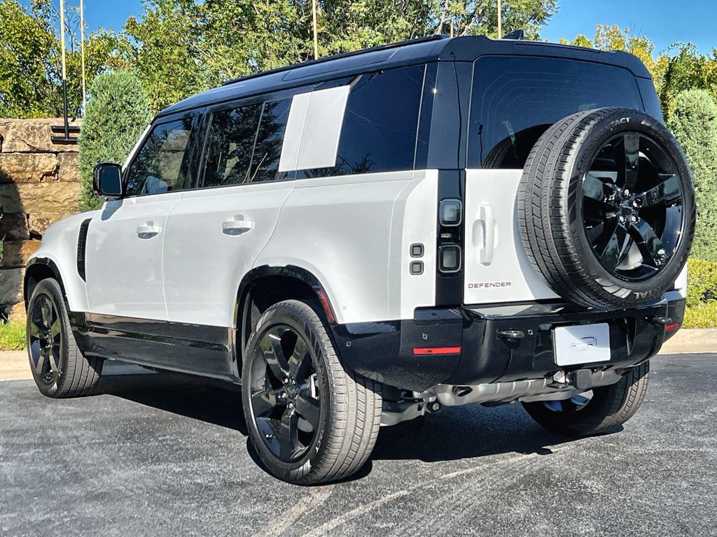 New 2026 Land Rover Defender 110 400PS X-Dynamic SE SUV
