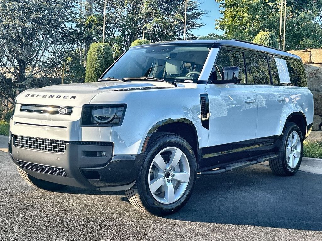 Used 2026 Land Rover Defender 130 X-Dynamic SE SUV