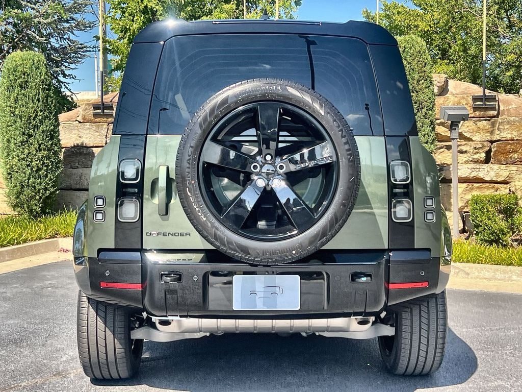 New 2026 Land Rover Defender 110 400PS X-Dynamic SE SUV