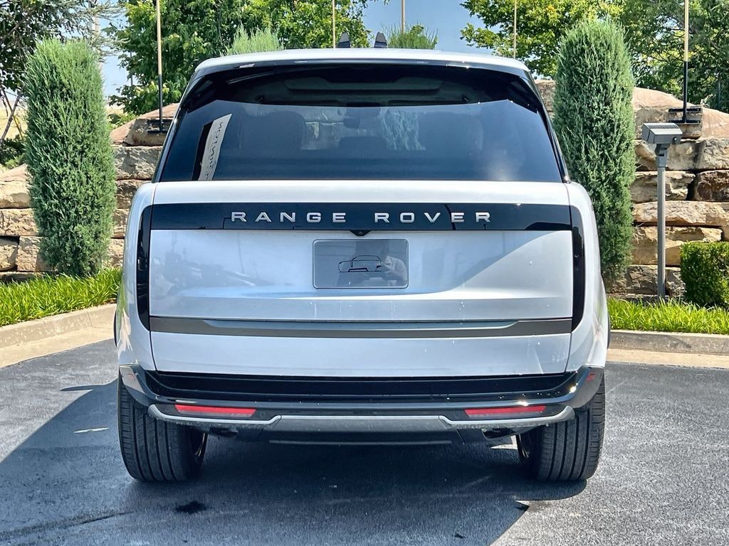 New 2026 Land Rover Range Rover SE SUV