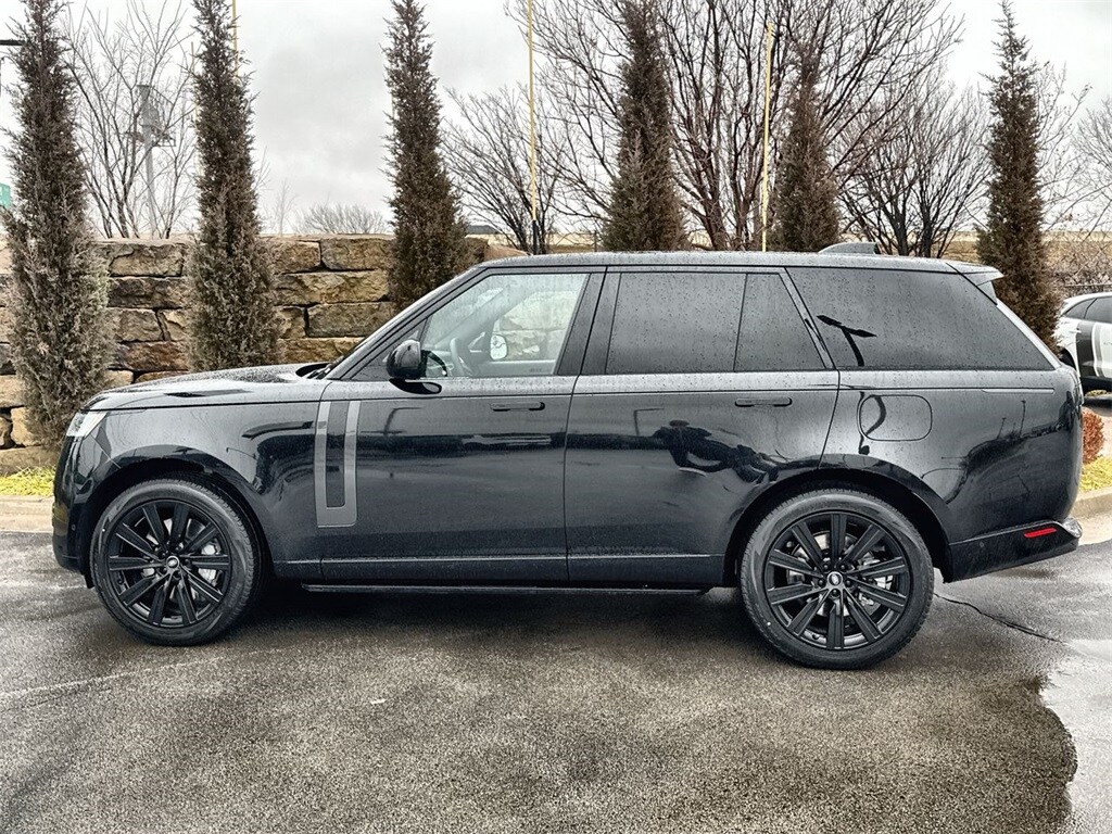 2025 Land Rover Range Rover SE photo 2