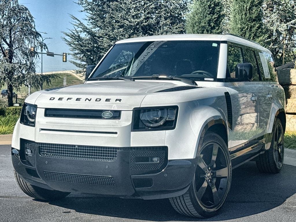 2024 Land Rover Defender 130 X-Dynamic SE