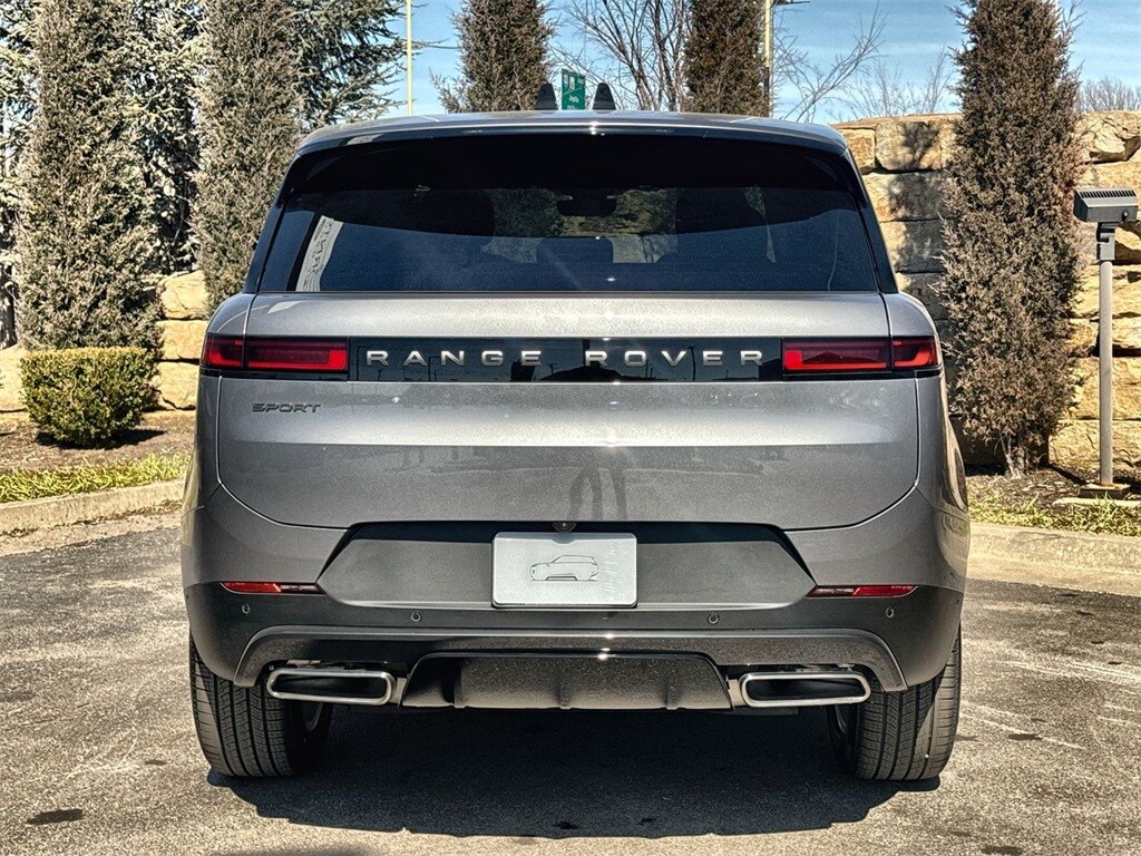 2025 Land Rover Range Rover Sport photo 4