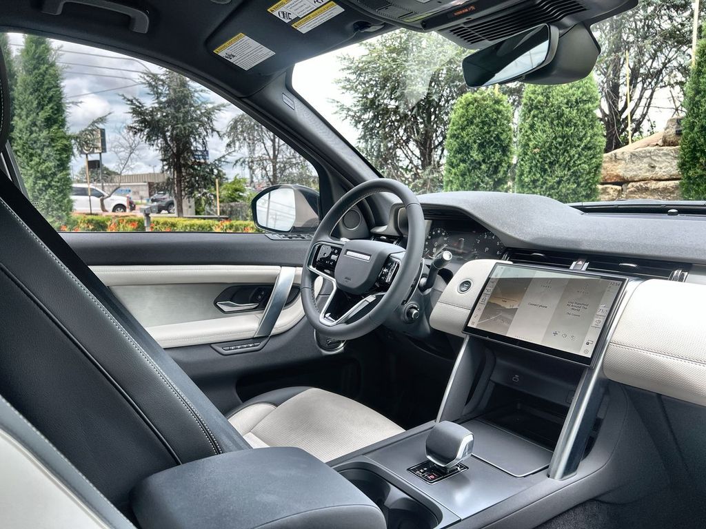 2026 Land Rover Discovery Sport Landmark - Photo 14