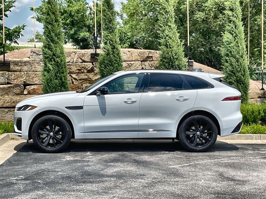2025 Jaguar F-PACE P250 photo 2