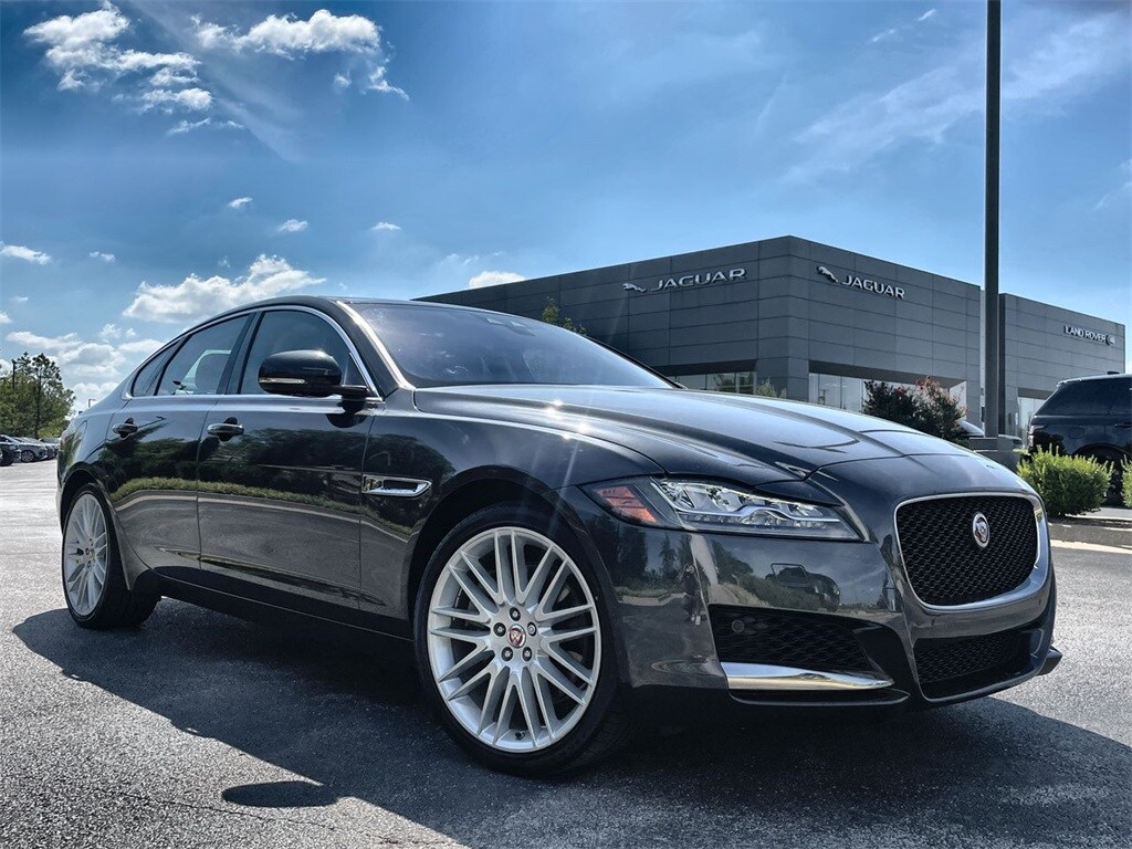 2020 Jaguar XF 30t Prestige photo 2