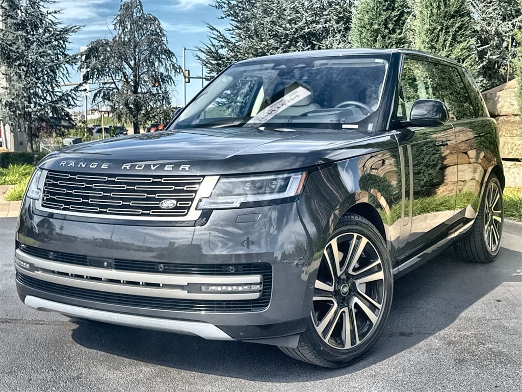 2023 Land Rover Range Rover SE's photo