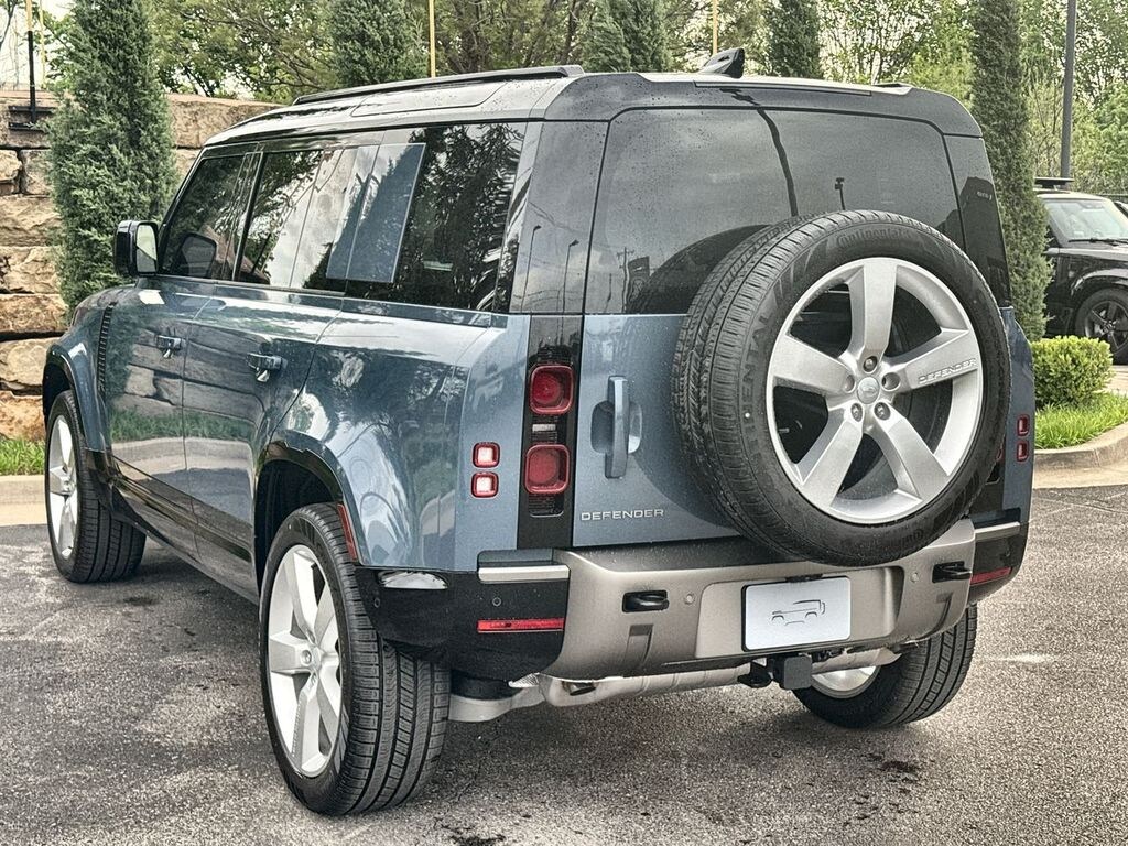 Used 2025 Land Rover Defender 110 X-Dynamic SE SUV