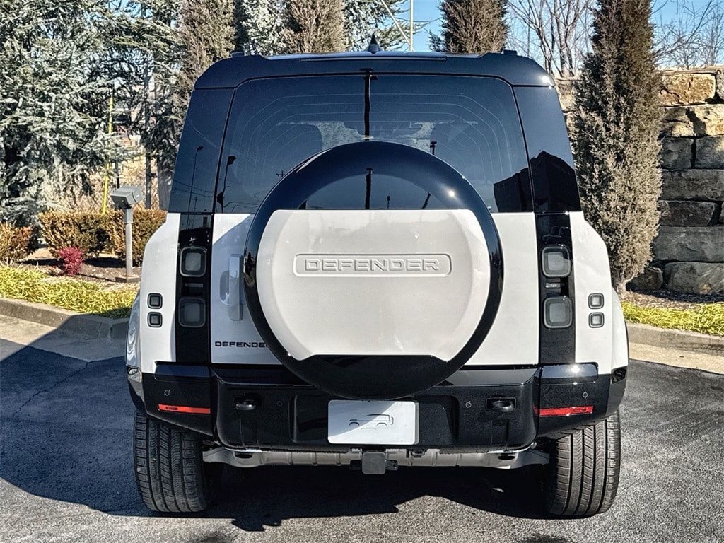 New 2026 Land Rover Defender 110 400PS X-Dynamic SE SUV