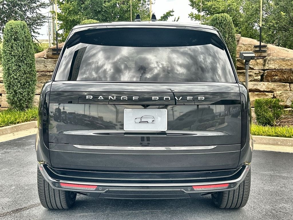 New 2026 Land Rover Range Rover SE SUV
