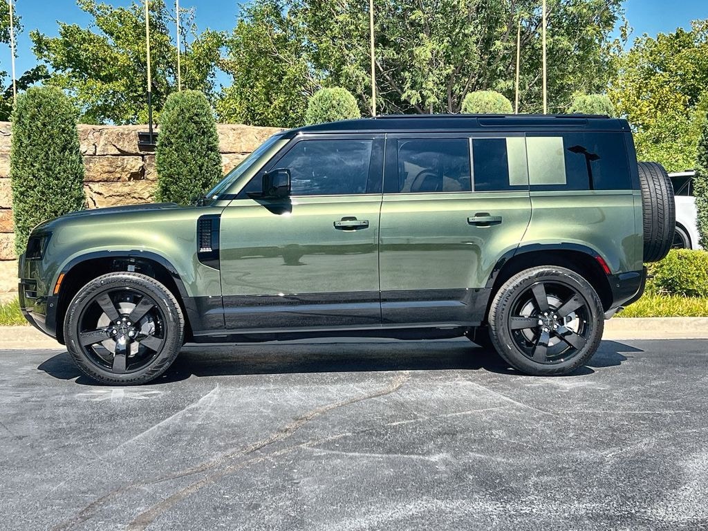 New 2026 Land Rover Defender 110 400PS X-Dynamic SE SUV