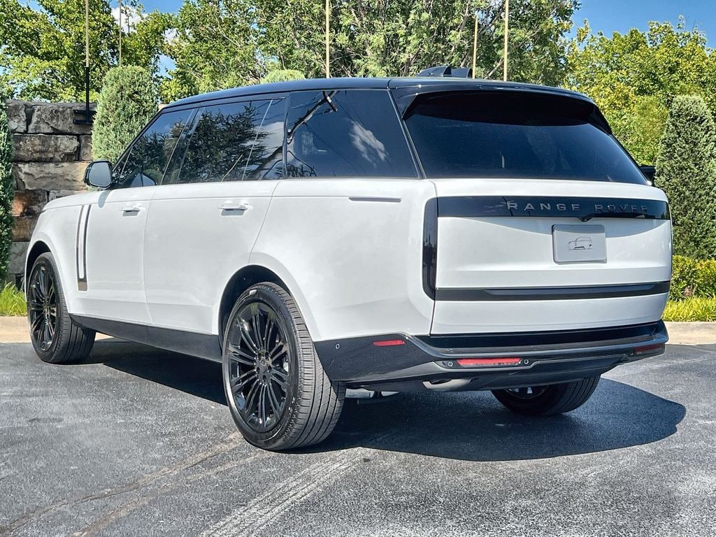 New 2026 Land Rover Range Rover SE SUV