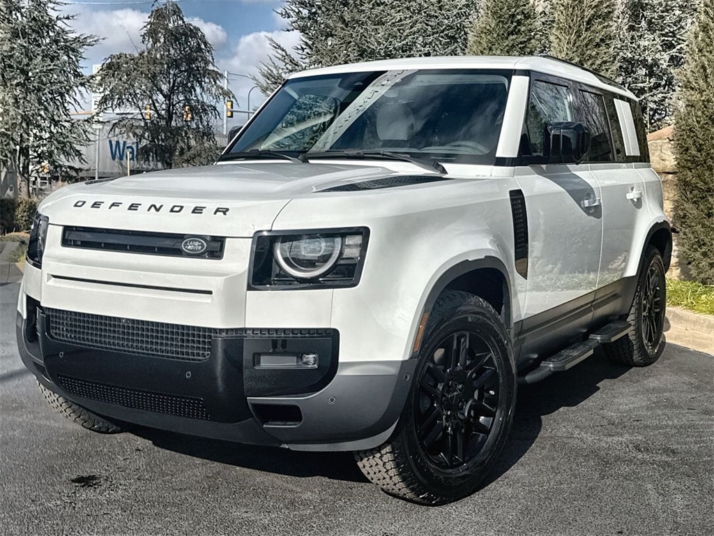 2026 Land Rover Defender S's photo