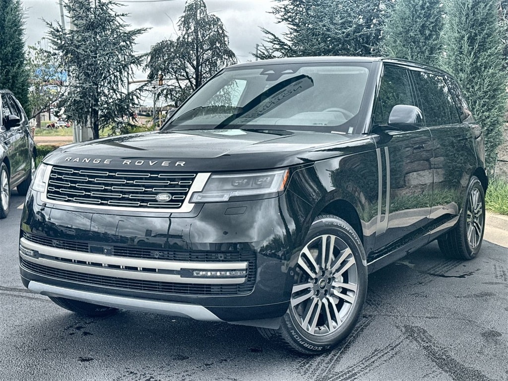2025 Land Rover Range Rover SE's photo