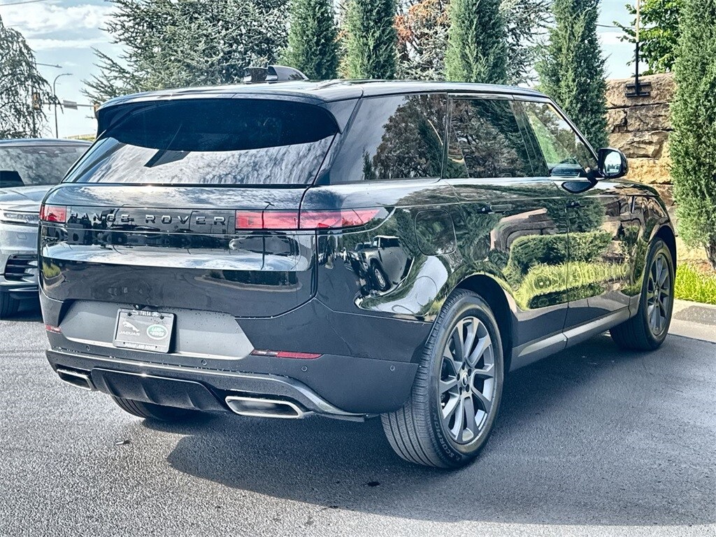 2025 Land Rover Range Rover Sport SE photo 3