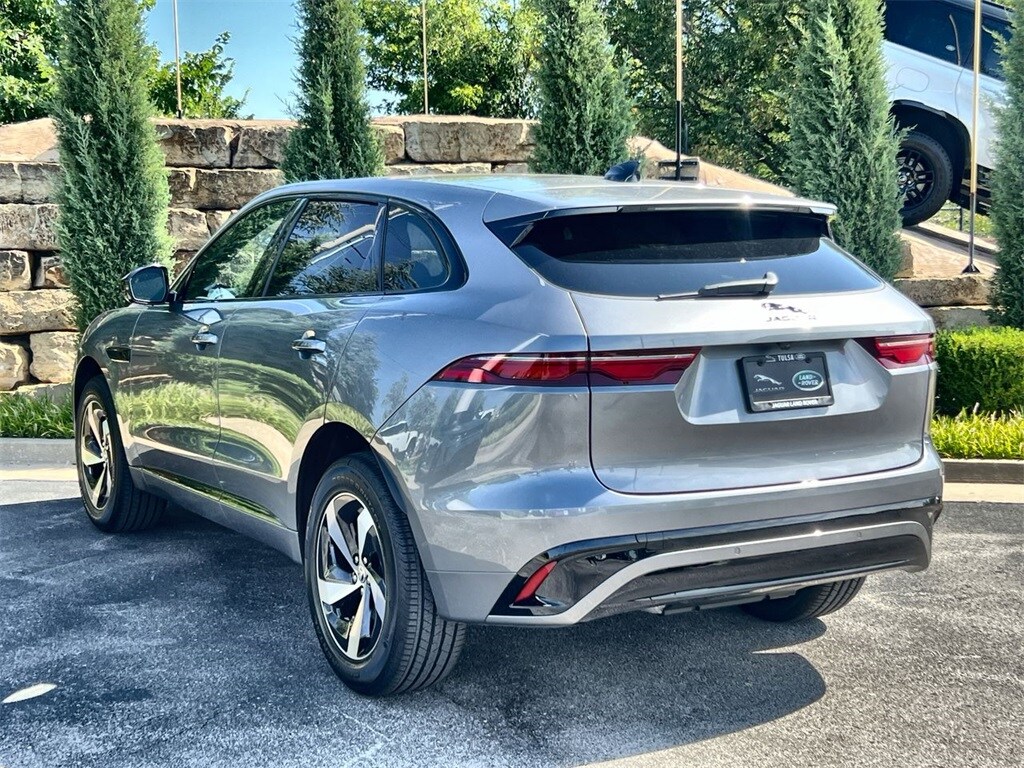 2025 Jaguar F-PACE P250 R-Sport photo 2